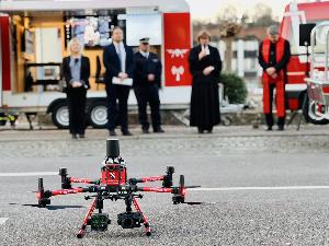 Bild: Fahrzeugübergabe an die Feuerwehr Eppelborn