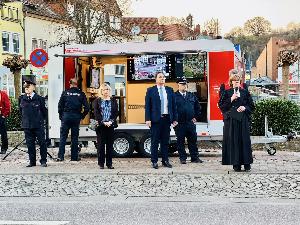 Bild: Fahrzeugübergabe an die Feuerwehr Eppelborn