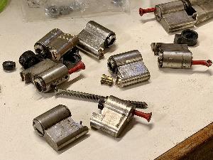 Bild: Der Löschbezirk trainierte die schnelle Türöffnung im Notfall