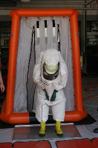 Bild: Reinigung der Einsatzkräfte