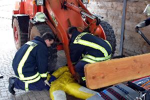 Bild: Retten einer eingeklemmten Person