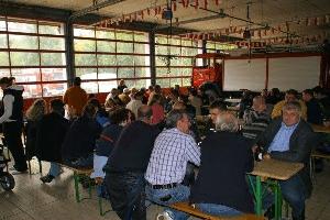 Bild: Gemütlicher Ausklang im Gerätehaus