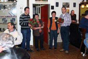 Bild: Eric Holzer und Sascha Müller dankten Hiltrud Becker und Doris Rau für ihre Arbeit im vergangenen Jahr