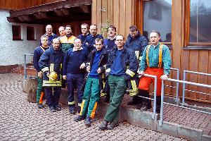 Bild: Gruppenfoto des Motorsägenlehrgangs 2006 an der Forstarbeitsschule in Eppelborn