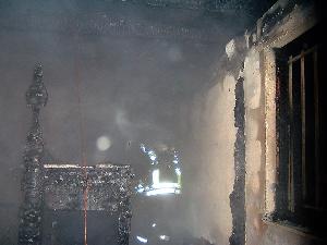 Bild: Starke Rauchentwicklung machte den Einsatz von Atemschutzgeräten notwendig