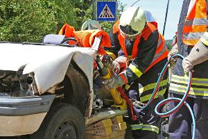 Bild: Einsatz der hydraulischen Rettungszylinder