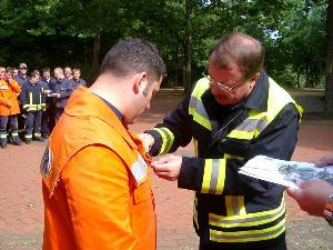 Bild: Verleihung des Leistungsabzeichens durch den KBI