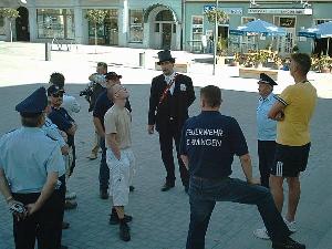 Bild: Die Kameraden des Löschbezirk Dirmingen beim Stadtrundgang.