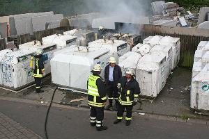 Bild: Dicht an dicht standen die Papiercontainer auf dem Stellplatz