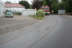 Bild: Zum Teil war die Fahrbahn auf der gesamten Breite mit Öl verschmutzt
