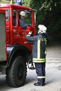 Bild: Einweisung der Fahrzeuge durch die Übungsvorbereiter