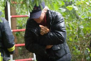 Bild: Nass und zitternd, aber ohne erkennbare Verletzungen überstand Felix das Abenteuer