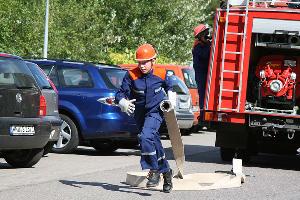 Bild: An der Jahresabschlussübung am Pflegeheim in Habach stellte die Jugendfeuerwehr der Gemeinde Eppelborn ihre Leistungsfähigkeit unter Beweis