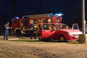 Bild: In einer gemeinsamen Nachtübung trainierten Jugendfeuerwehrleute aus Wiesbach und Eppelborn den gemeinsamen Einsatz