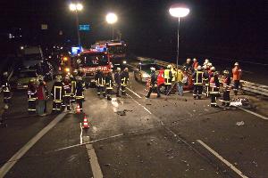 Bild: Die Autobahn musste in Fahrtrichtung Saarbrücken während der Aufräum- und Ermittelungsarbeiten für mehr als drei Stunden voll gesperrt werden