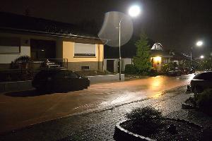 Bild: Auch auf dem Galgenberg war die Straße durch die anhaltenden Regenfälle überflutet