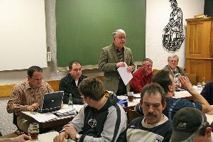 Bild: Löschbezirksführer Felix Becker führte in seinem Jahresbericht die Aktivitäten des Löschbezirks im vergangenen Jahr auf