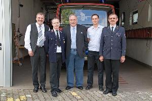 Bild: Die Löschbezirksführung im Löschbezirk Humes. Von links: Ortsvorsteher Edgar Kuhn, Löschbezirksführer Helmut Schäfer, Bürgermeister Fritz Hermann Lutz, Stellvertretender Löschbezirksführer Patrick Behr, Wehrführer Hermann Josef Recktenwald