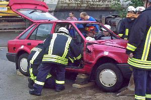 Bild: Die Tür am Unfallfahrzeug wurde entfernt