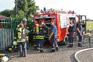 Bild: Am Gerätewagen Atemschutz wurden die Atemschutzgeräte registriert