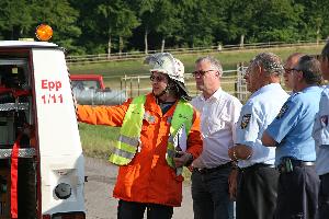 Bild: Erläuterungen für die Übungsbeobachter am Einsatzleitwagen