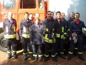 Bild: Die Gruppe nach dem erfolgreichen Löschangriff. (Foto: W. Götzinger, Lbz. Wiesbach)