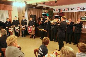 Bild: Der Fanfarenzug eröffnete wie in jedem Jahr den Familienabend