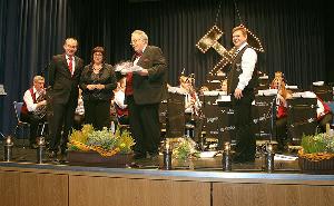 Bild: Bürgermeister Fritz-Hermann Lutz auf der Bühne im big Eppel