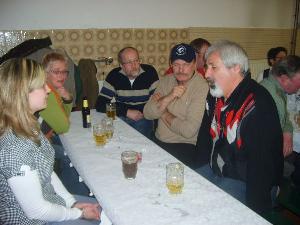 Bild: Auch Ortsvorsteher Manfred Klein weiß unsere Küche zu schätzen. (Foto: Hans-Werner Guthörl)