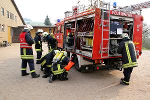 Bild: Löschfahrzeug aus Berschweiler vor dem Anwesen