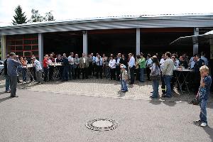 Bild: Zahlreiche Gäste waren zur Einweihung gekommen