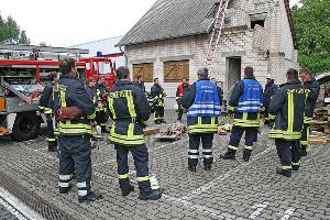 Bild: Nach jeder Übung fand eine Nachbesprechung statt, in der Fehler angesprochen wurden