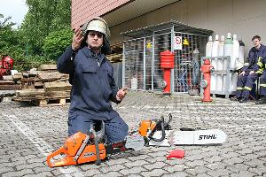 Bild: Vorführung der Multicut-Säge