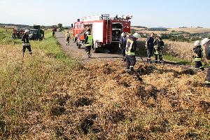 Bild: Der Ballen wurde auseinander genommen und letzte Glutnester abgelöscht