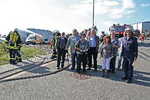 Bild: Zahlreiche Gäste aus der Kommunalpolitik informierten sich vor Ort über die Arbeit der Feuerwehr