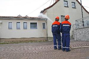 Bild: Löschangriff an der Kindertagesstätte in Hierscheid