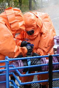 Bild: Abdichten der Leckage in der Rohrleitung