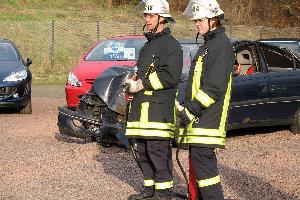 Bild: Mit Wasser und Löschpulver wurde edr Brandschutz sichergestellt