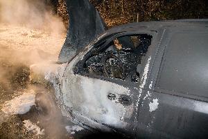 Bild: Das Feuer griff bereits auf die Fahrgastzelle über