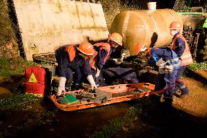 Bild: Vorbereiten der Schleifkorbtrage