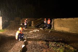 Bild: Nachtübung der Jugendfeuerwehr auf dem Marienhof in Humes