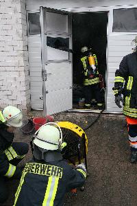 Bild: Mit einem Überdrucklüfter wurde das Gebäude entraucht