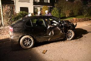 Bild: Am Fahrzeug des Unfallverursachers entstand Totalschaden