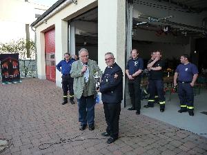 Bild: Bürgermeister F.H. Lutz mit Gemeindejugendwart K. Paul