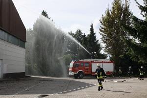 Bild: Abschirmung der Halle mit dem Wasserwerfer
