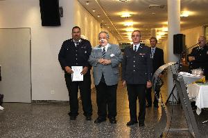 Bild: Rainer Becker wurde zum Oberbrandmeister befördert