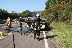 Bild: Das Taxi war auf der Autobahnauffahrt in Höhe Eppelborn in Brand geraten