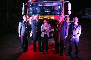 Bild: von links: Wehrführer Hermann Josef Recktenwald, Kreisbrandinspekteur Werner Thom, Landrätin Cornelia Hoffmann-Bethscheider, Bürgermeister Fritz-Hermann Lutz, Löschbezirksführer Wolfgang Braun