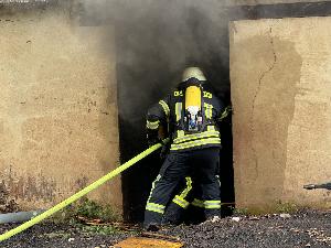 Bild: Brand einer Werkstatt in der Ortsmitte von Eppelborn