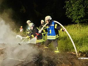 Bild: Brand am Waldrand in Dirmingen